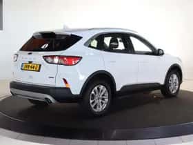 Ford Kuga (2022) thumbnail 2