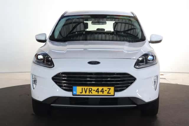 Ford Kuga (2022) thumbnail 3