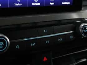 Ford Kuga (2022) thumbnail 30