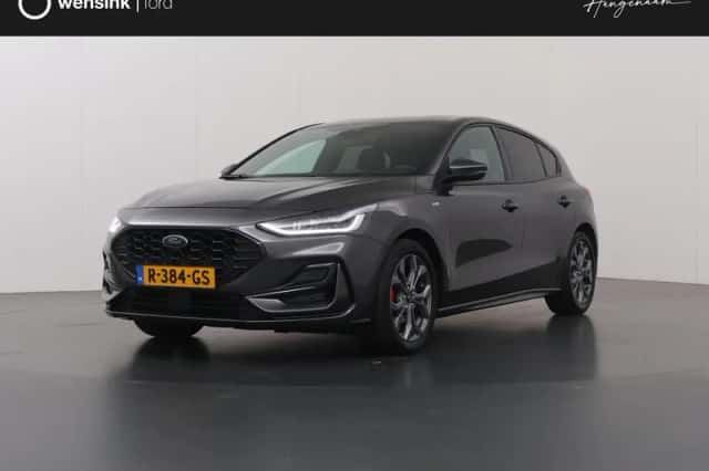 Ford Focus (2022) thumbnail 1