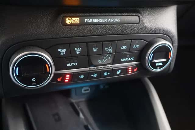 Ford Focus (2022) thumbnail 21