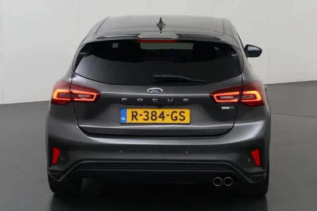 Ford Focus (2022) thumbnail 4