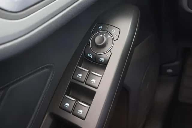 Ford Focus (2022) thumbnail 34