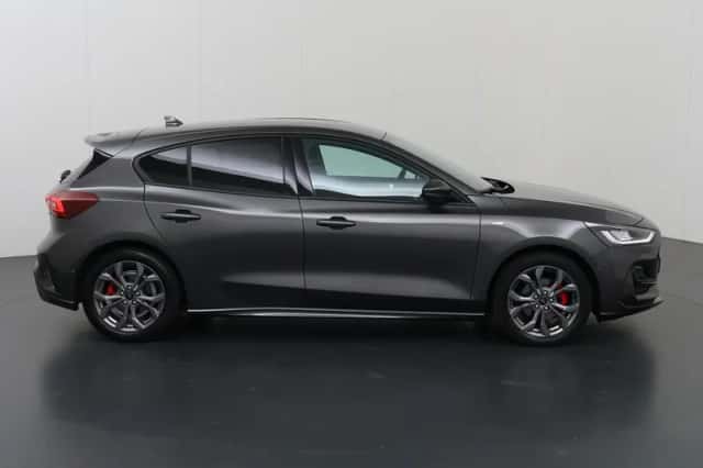 Ford Focus (2022) thumbnail 6