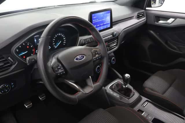Ford Focus (2022) thumbnail 7