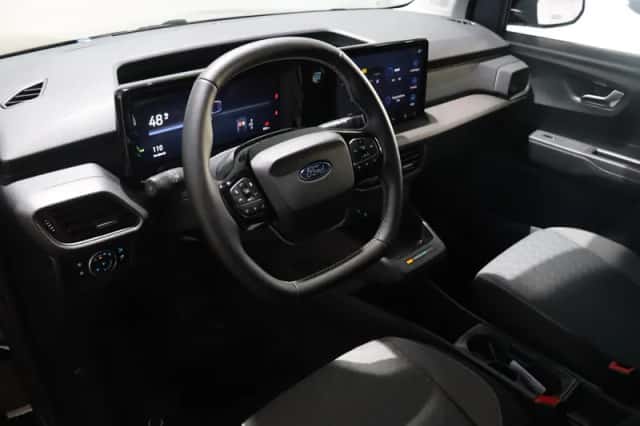Ford E-Transit Courier (2026) thumbnail 12