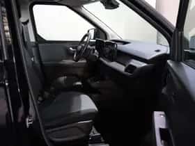 Ford E-Transit Courier (2026) thumbnail 7