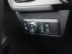 Ford Kuga (2022) thumbnail 36