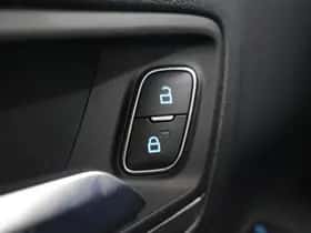 Ford Kuga (2022) thumbnail 37