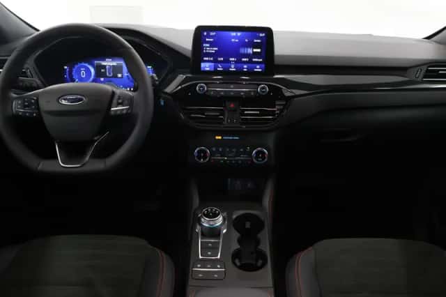 Ford Kuga (2023) thumbnail 8