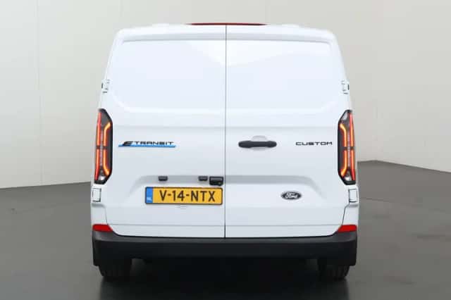 Ford E-Transit Custom (2025) thumbnail 4