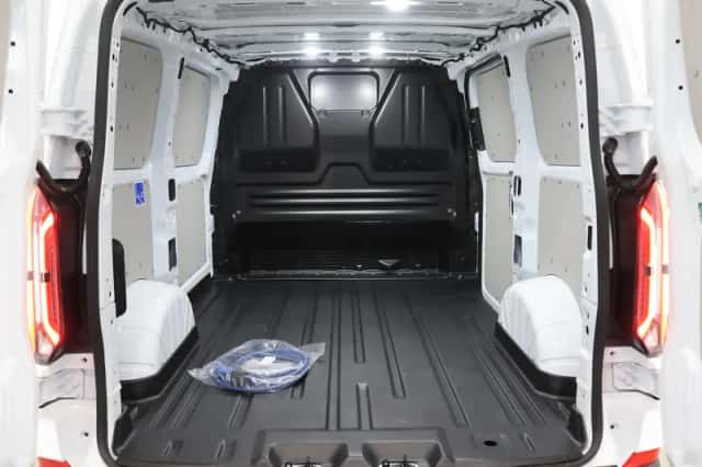 Ford E-Transit Custom (2025) thumbnail 32