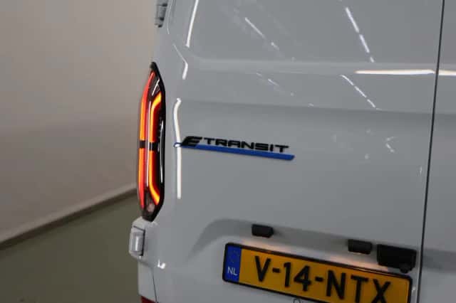 Ford E-Transit Custom (2025) thumbnail 34