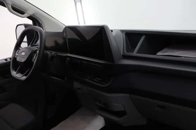 Ford E-Transit Custom (2025) thumbnail 9