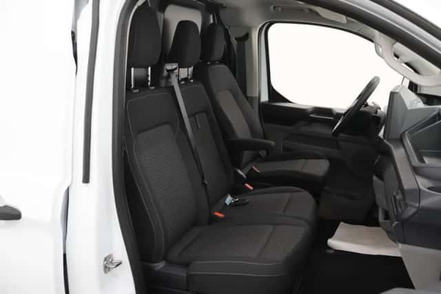 Ford E-Transit Custom (2025) thumbnail 10