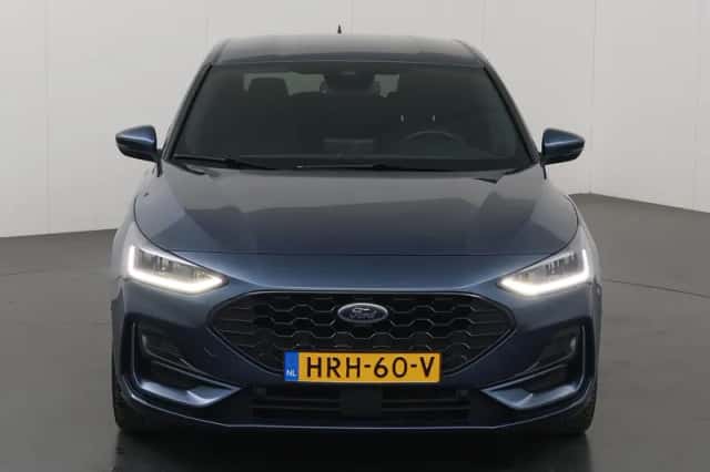 Ford Focus (2023) thumbnail 3
