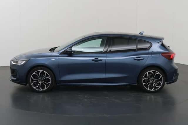 Ford Focus (2023) thumbnail 5