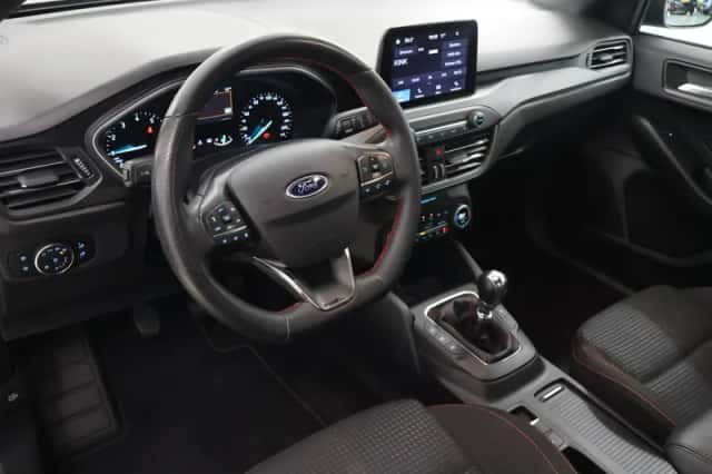 Ford Focus (2023) thumbnail 7