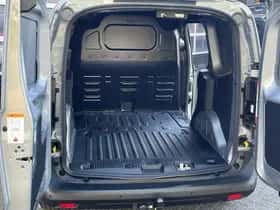 Ford E-Transit Courier (2025) thumbnail 11
