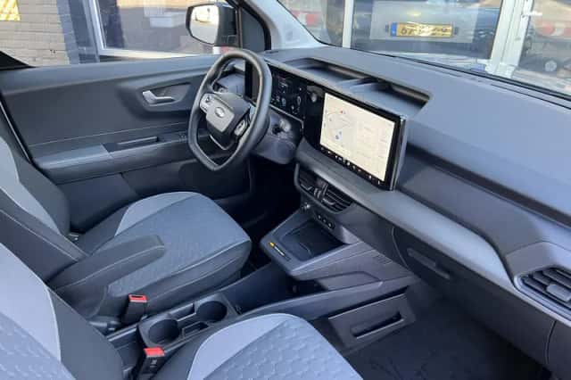 Ford E-Transit Courier (2026) thumbnail 12
