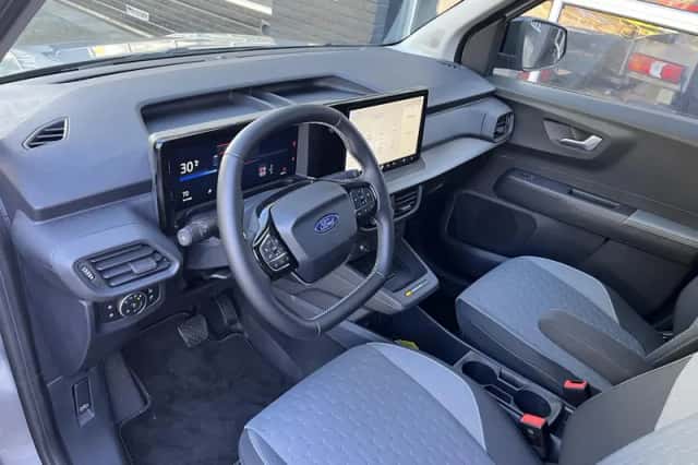 Ford E-Transit Courier (2026) thumbnail 19