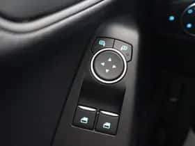 Ford Fiesta (2020) thumbnail 32