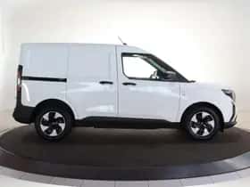 Ford E-Transit Courier (2026) thumbnail 6