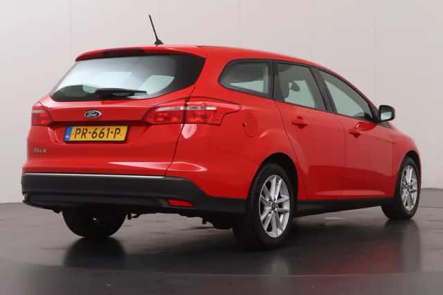 Ford Focus (2017) thumbnail 2