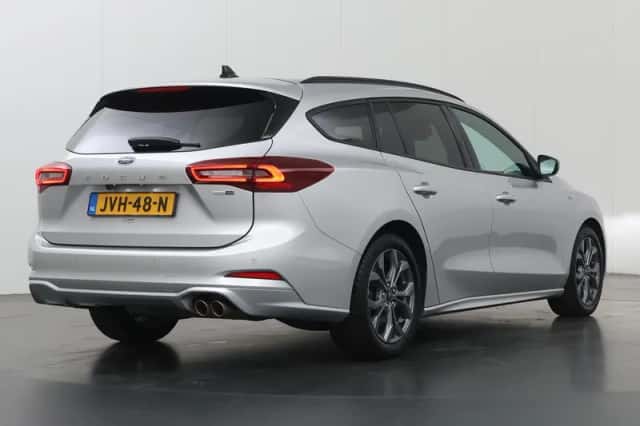 Ford Focus (2023) thumbnail 2