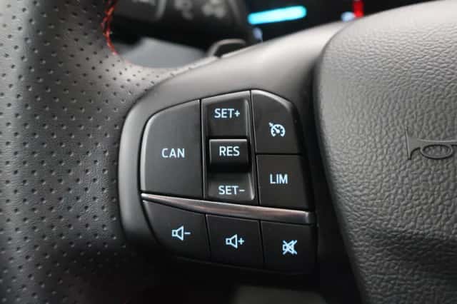 Ford Focus (2023) thumbnail 31