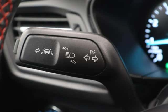 Ford Focus (2023) thumbnail 32