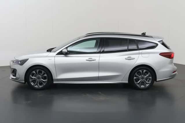 Ford Focus (2023) thumbnail 5