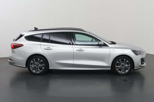 Ford Focus (2023) thumbnail 6