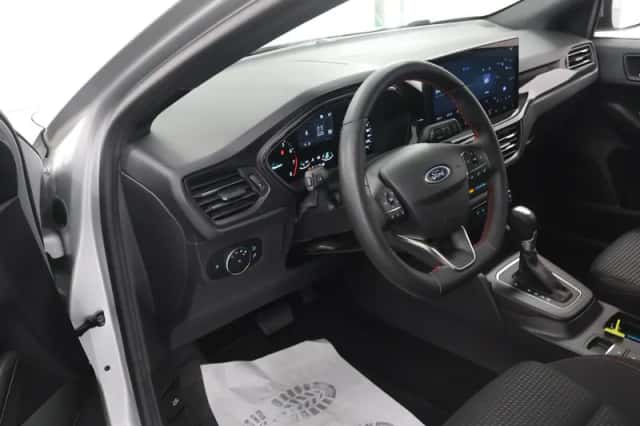 Ford Focus (2023) thumbnail 7
