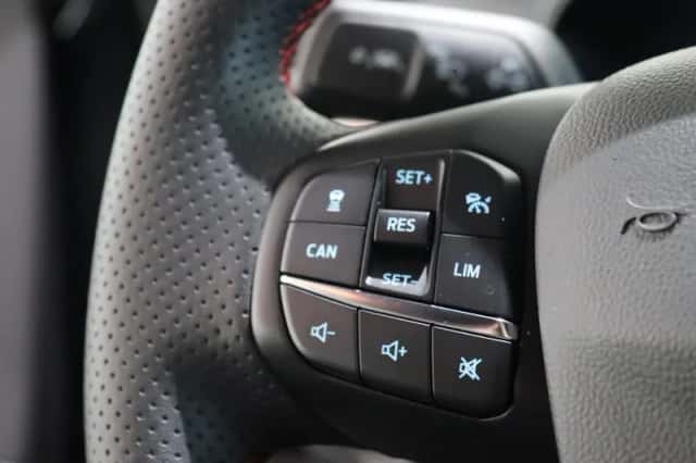 Ford Focus (2023) thumbnail 18