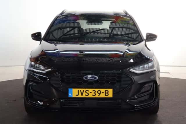Ford Focus (2023) thumbnail 3