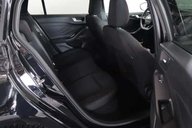 Ford Focus (2023) thumbnail 8