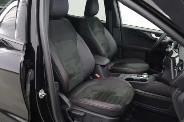 Ford Kuga (2023) thumbnail 12