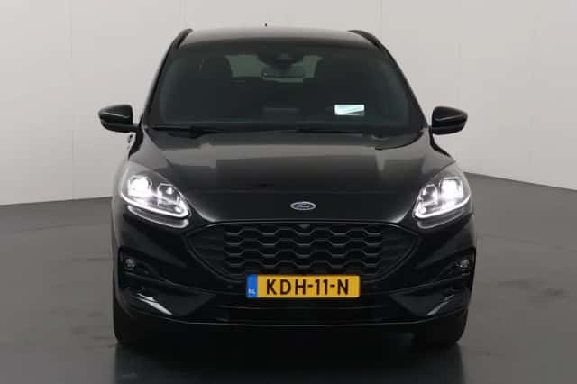 Ford Kuga (2023) thumbnail 3