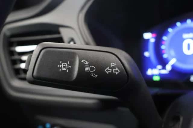 Ford Kuga (2023) thumbnail 35