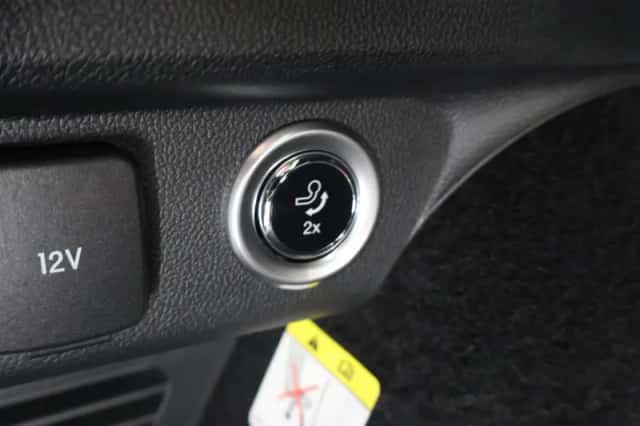 Ford Kuga (2023) thumbnail 41