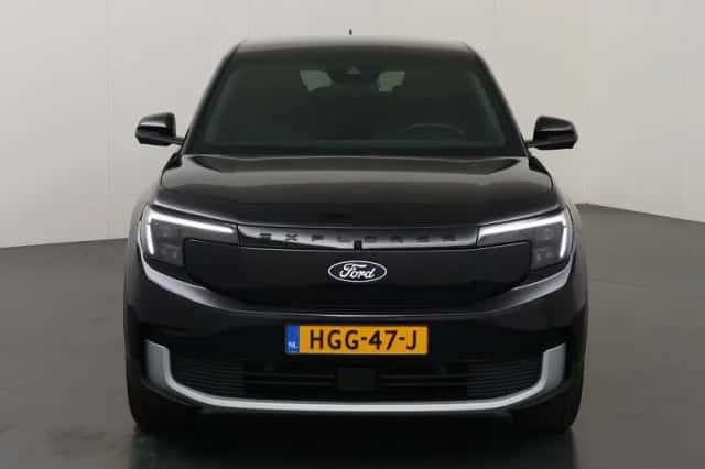 Ford Explorer (2025) thumbnail 3