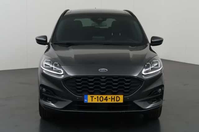 Ford Kuga (2023) thumbnail 3