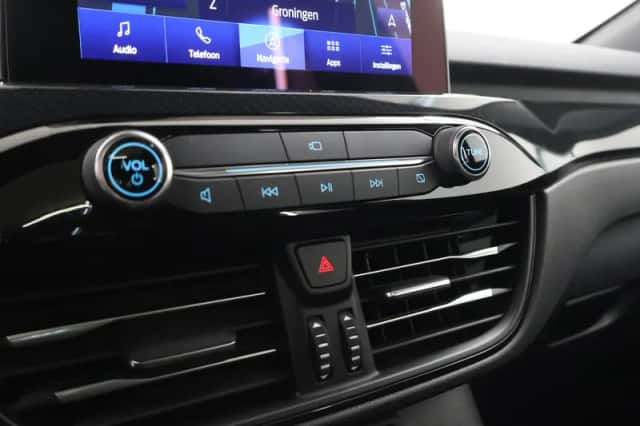Ford Kuga (2023) thumbnail 24