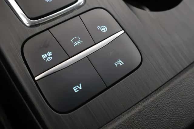 Ford Kuga (2023) thumbnail 30