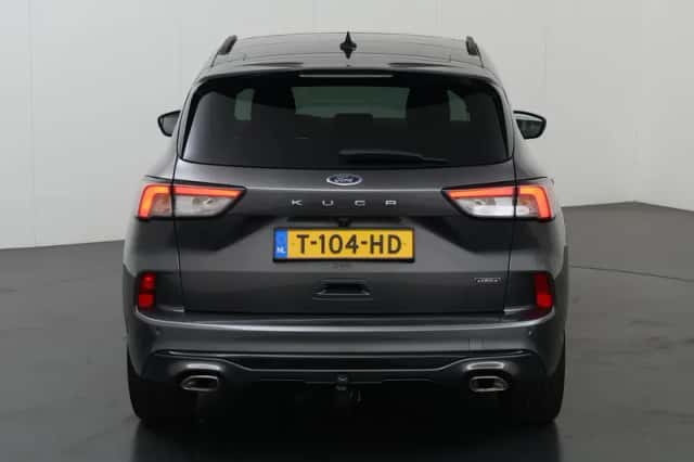 Ford Kuga (2023) thumbnail 4