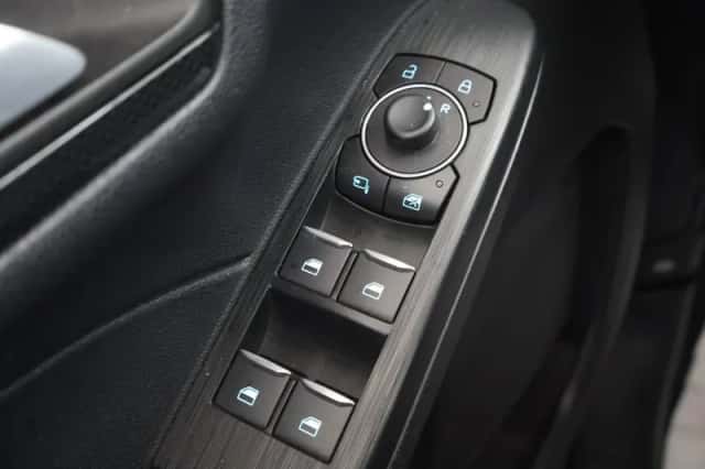 Ford Kuga (2023) thumbnail 38