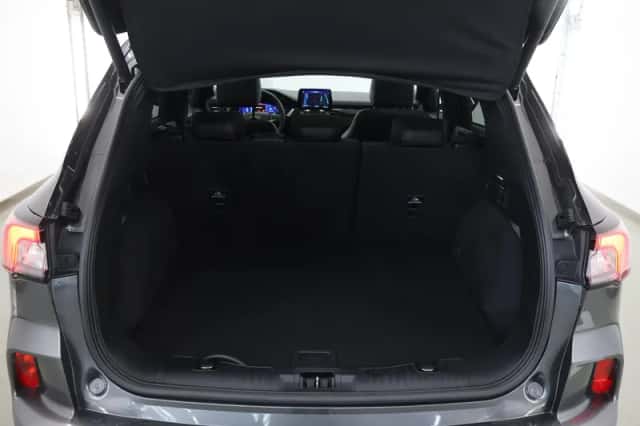 Ford Kuga (2023) thumbnail 40