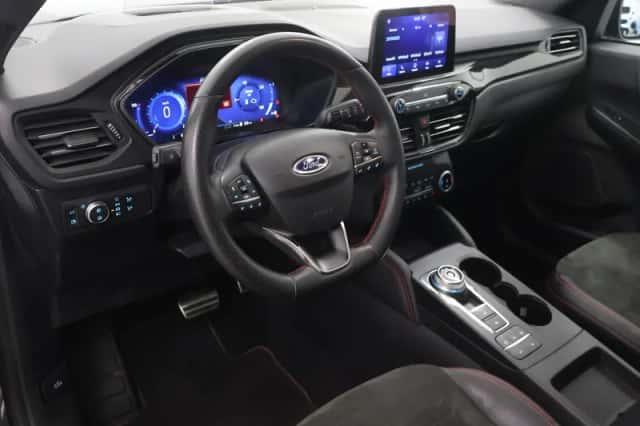 Ford Kuga (2023) thumbnail 7