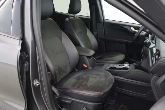 Ford Kuga (2023) thumbnail 10